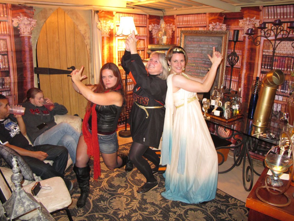 Charlie's+Angels+Costume+Ideas http://www.pic2fly.com/Charlie%27s+Angels+Halloween+Costumes.html