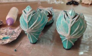 Snowflake designs on the ice shoe heels