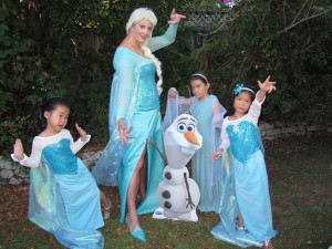 Olaf and Four Elsas with Ice Hands! (by Natasha)