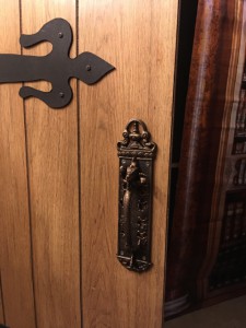 New brass dragon door handles for the archway door!
